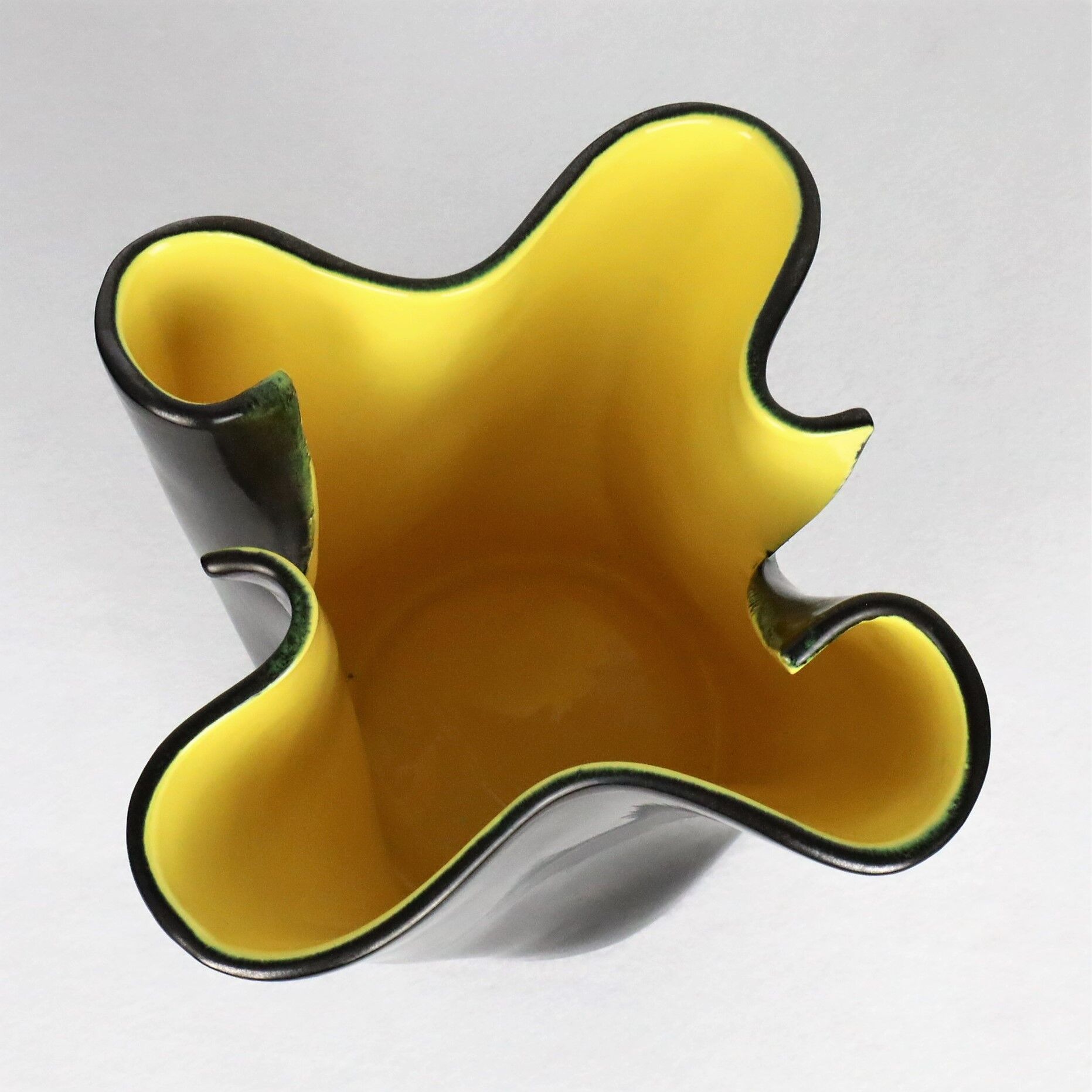 Vase mouchoir Vallauris 1950