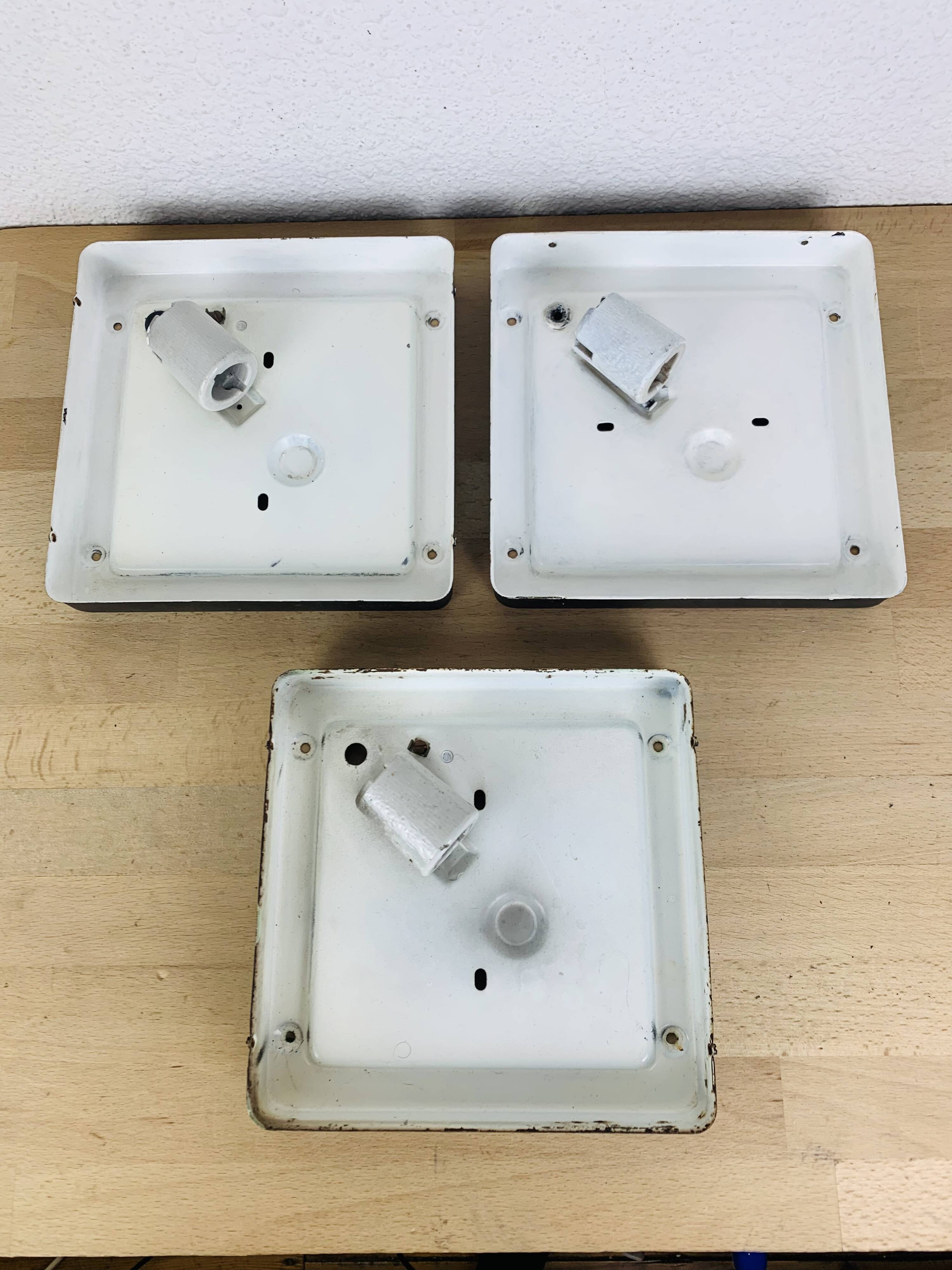 3 square wall lights in chiseled molded glass from the 50s, Holophane