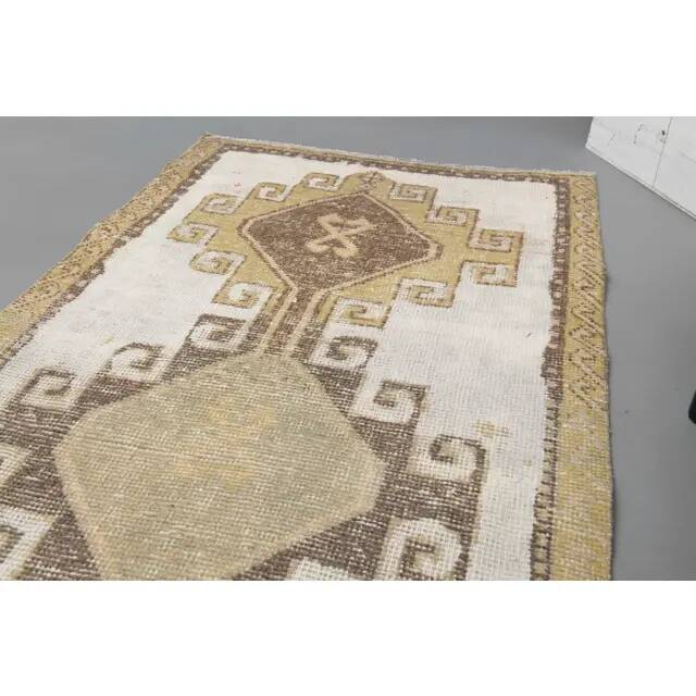 1970s Turkish Hand-Knotted Wool Cotton White Runner Rug 92x322
