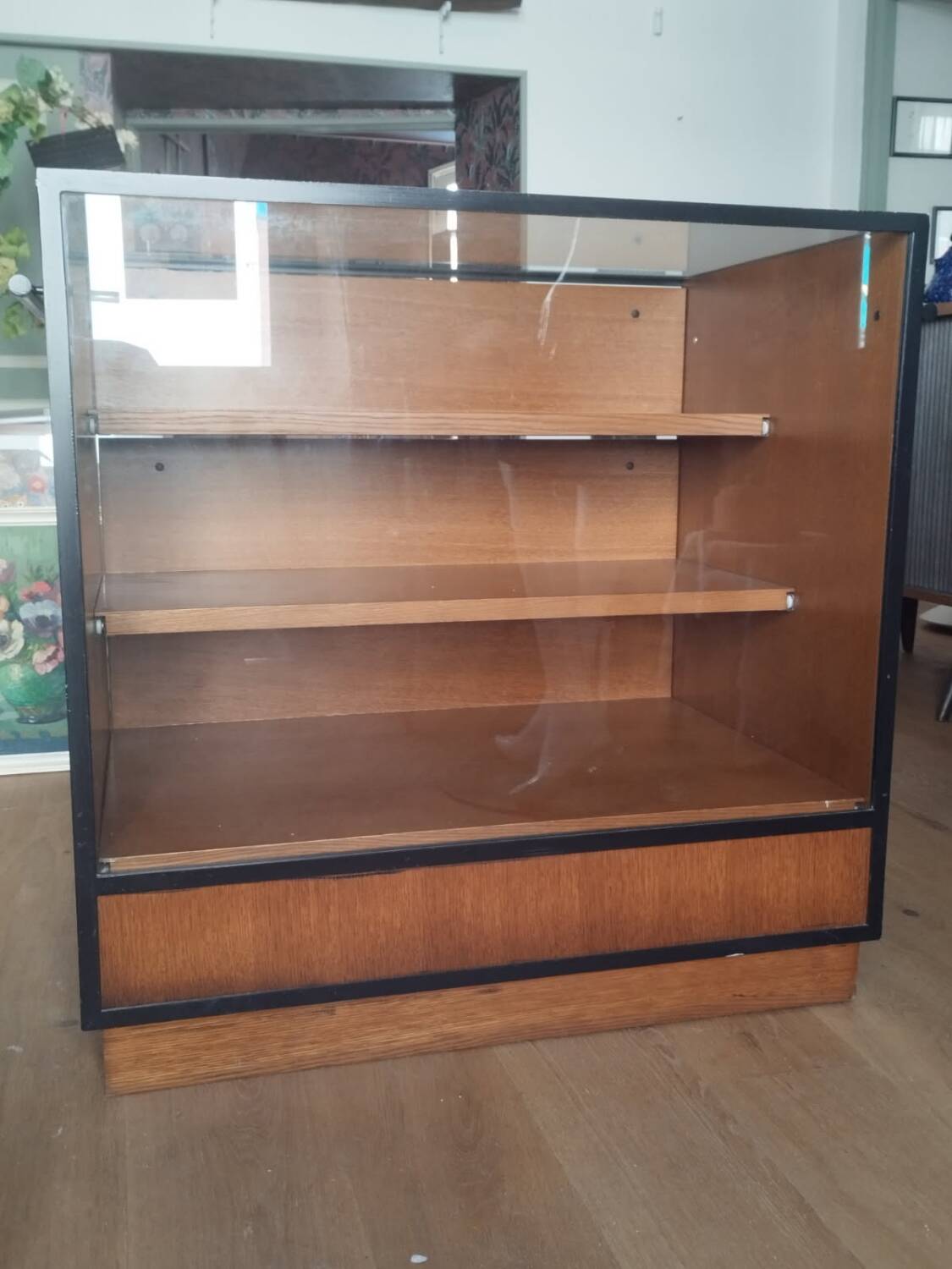 Blouse shop furniture