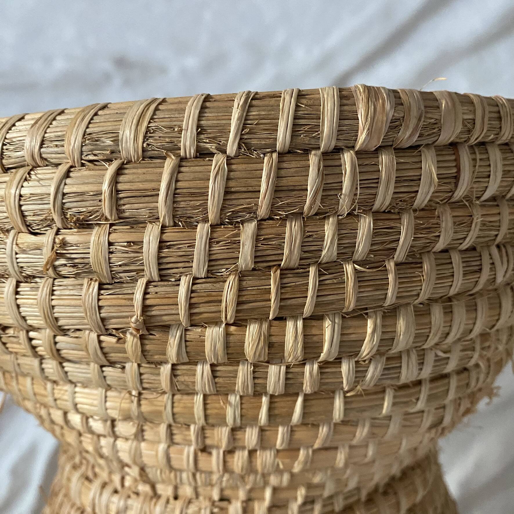 Straw amphora in Burgundy style 35 cm, French wickerwork.