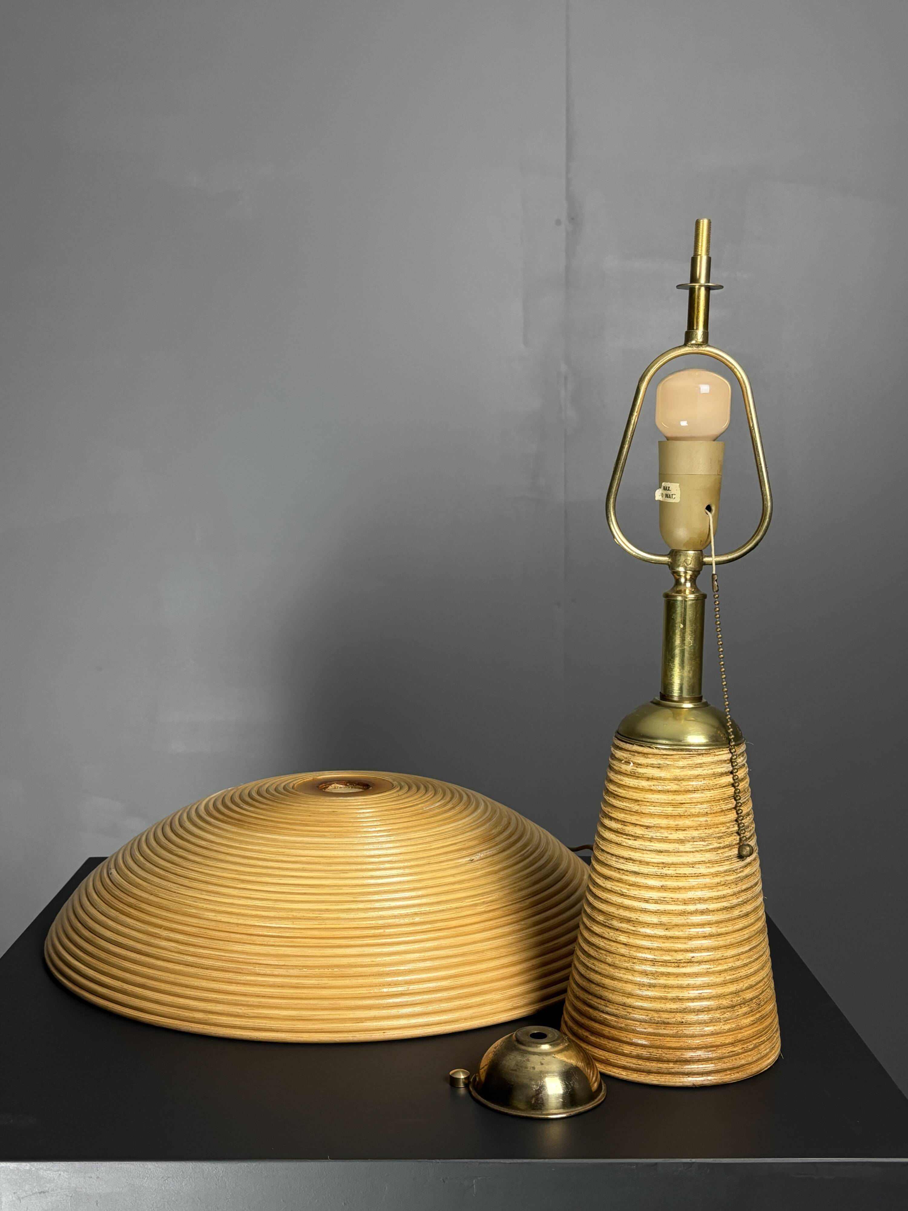 Lampe de table en rotin, bambou et laiton, Italie années 1970