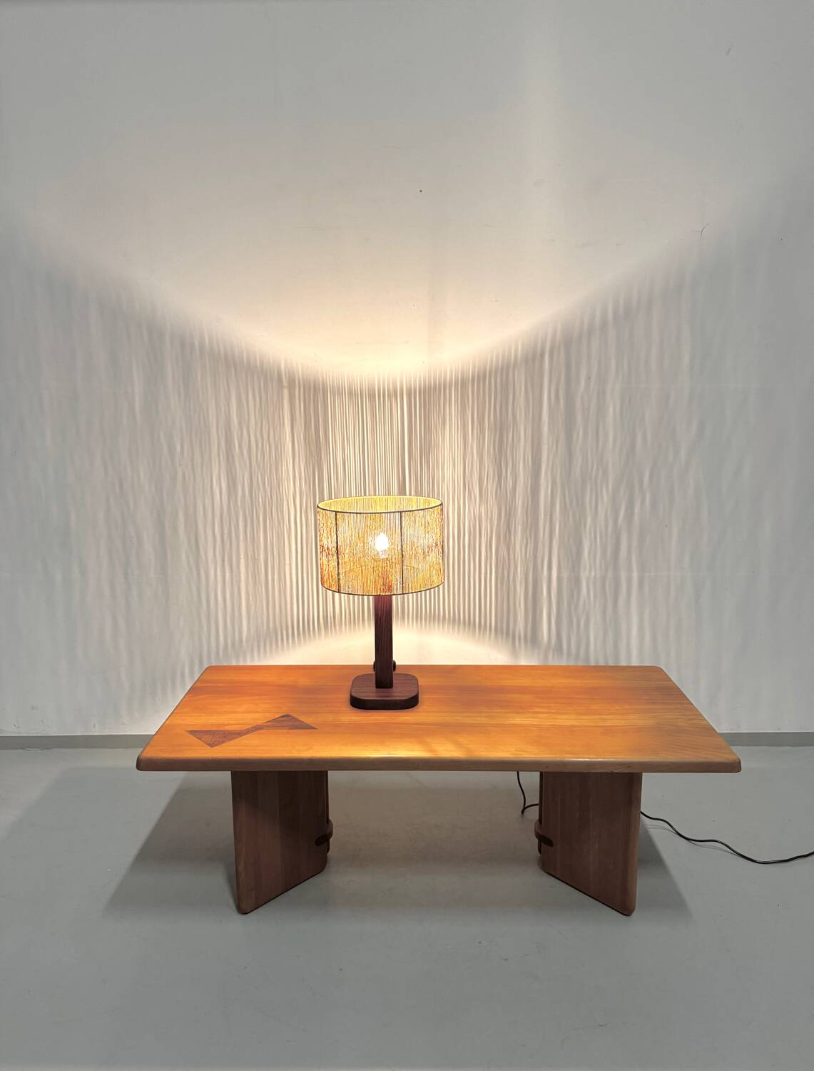 Lampe de table vintage en pin et teck avec nouvel abat-jour, années 70.