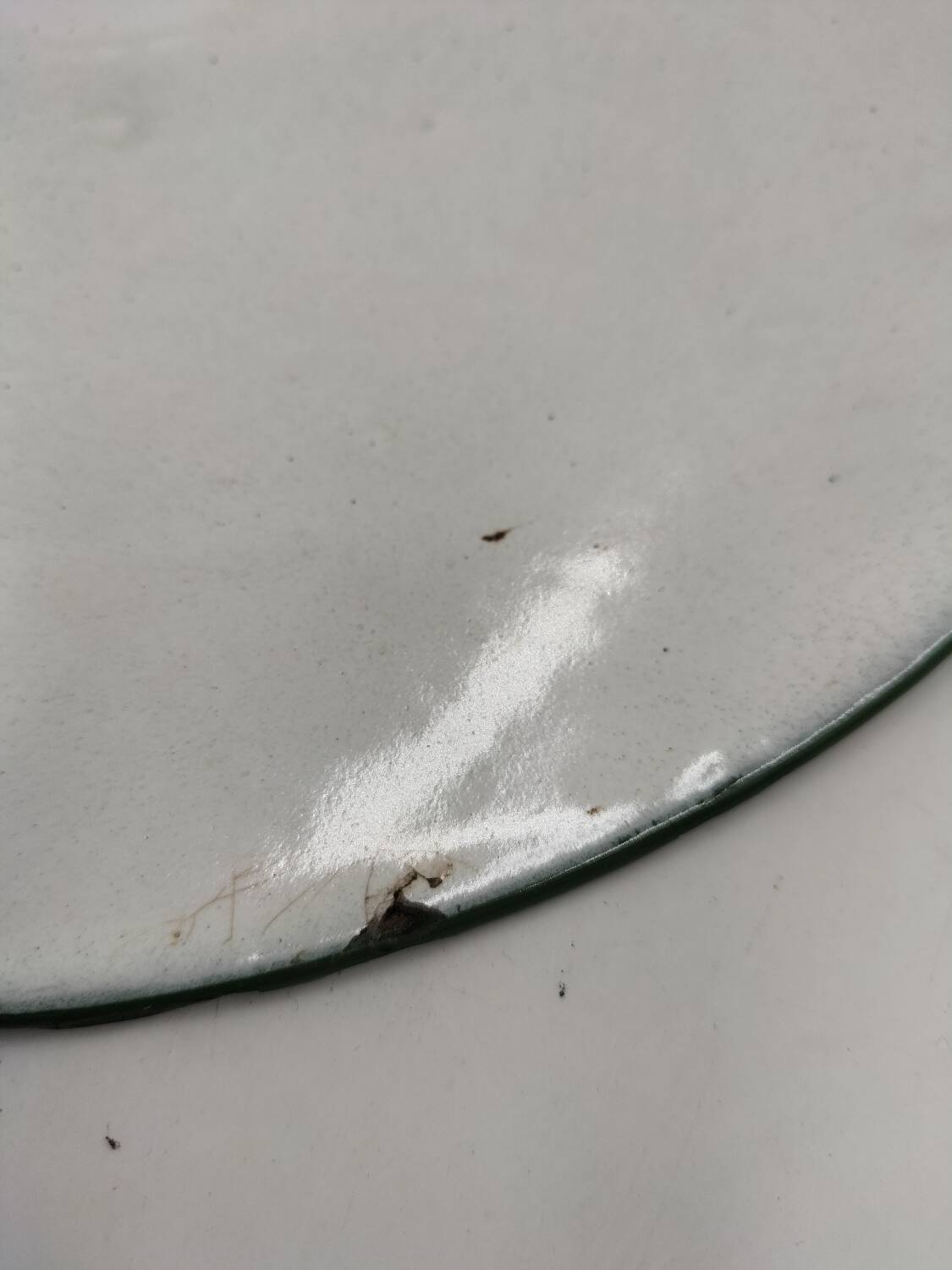 Enamelled sheet metal suspensions