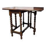 Gate leg table in oak