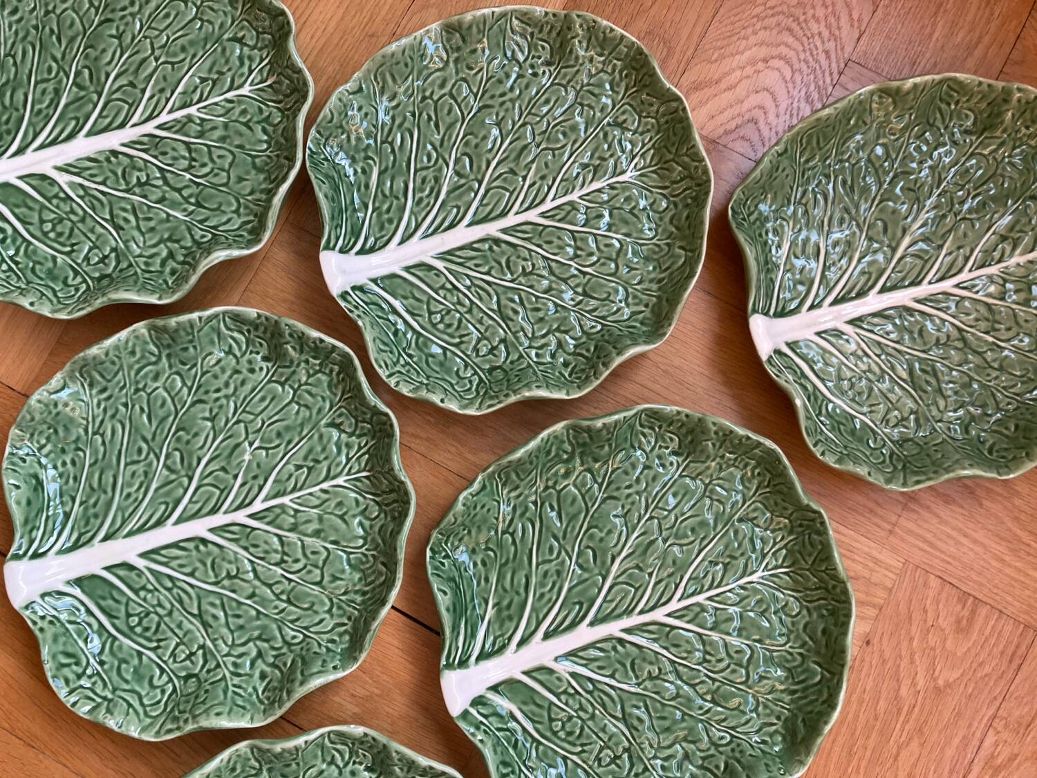 Cabbage leaf dessert plates