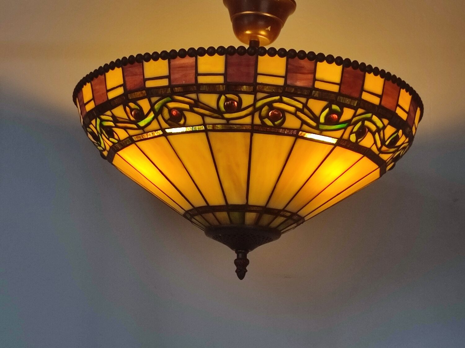 Vintage Tiffany style ceiling lamp