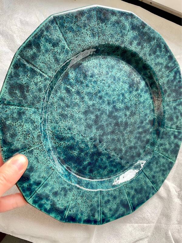 6 Vintage Molin Dinner Plates