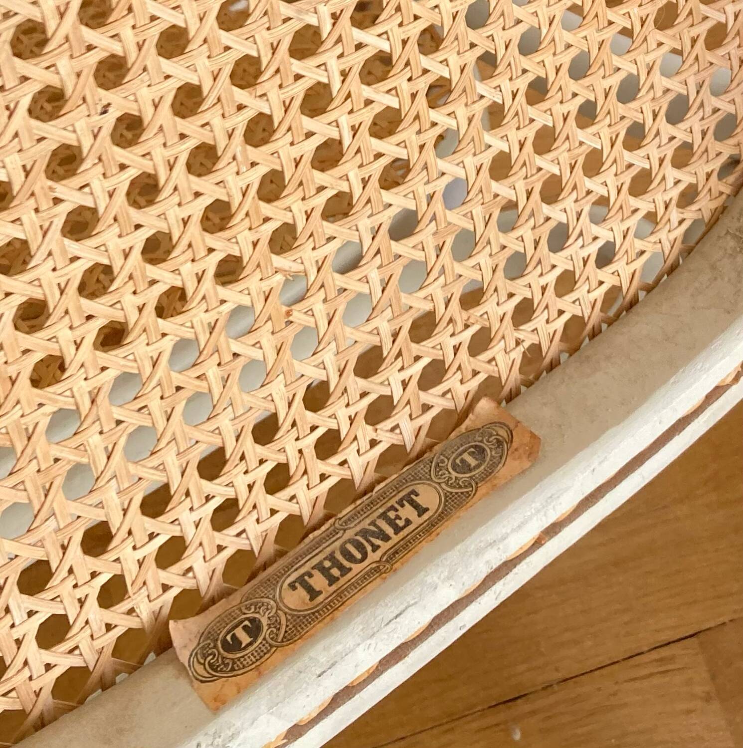 Rocking Chair THONET époque fin XIXe en bois courbé cérusé grège