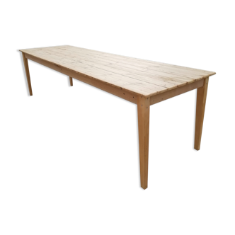 Farm table