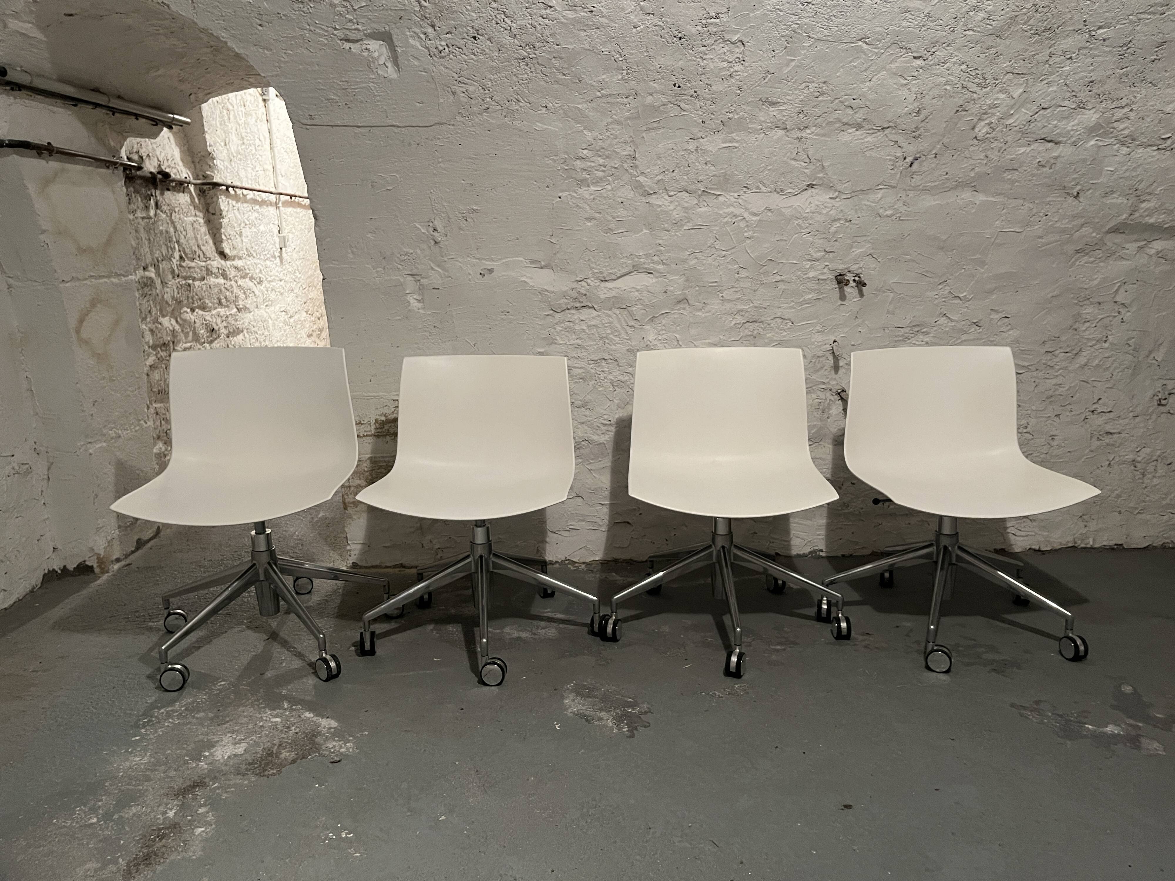 4 Cataifa 46 office chairs by Arper
