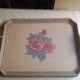 Plateau en bois decor fleurs roses