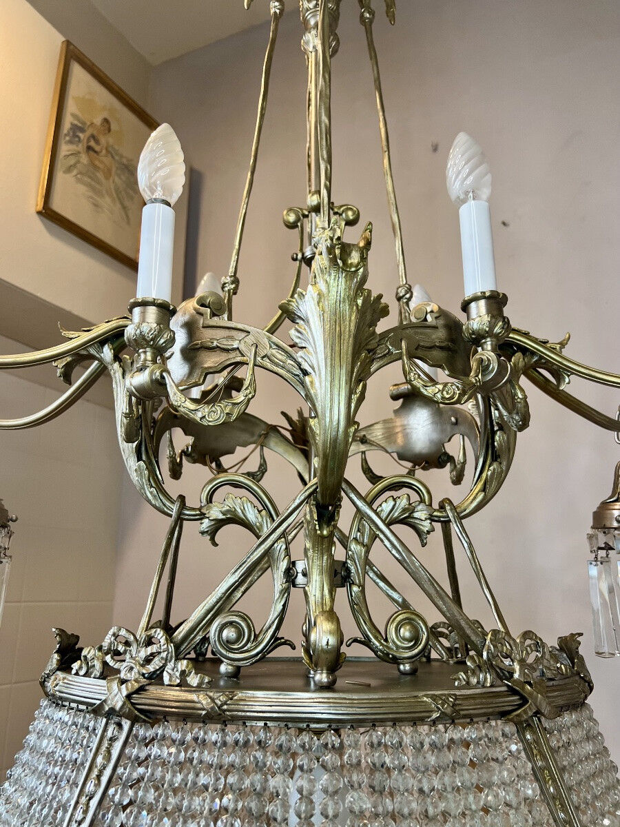 Large chandelier counter, billiards, casino