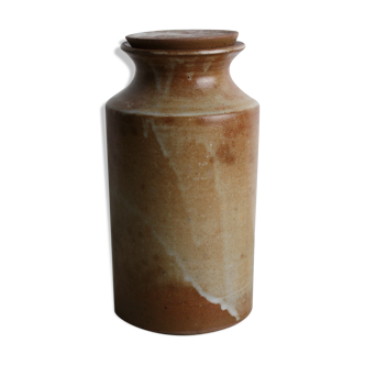 Stoneware pot with cap