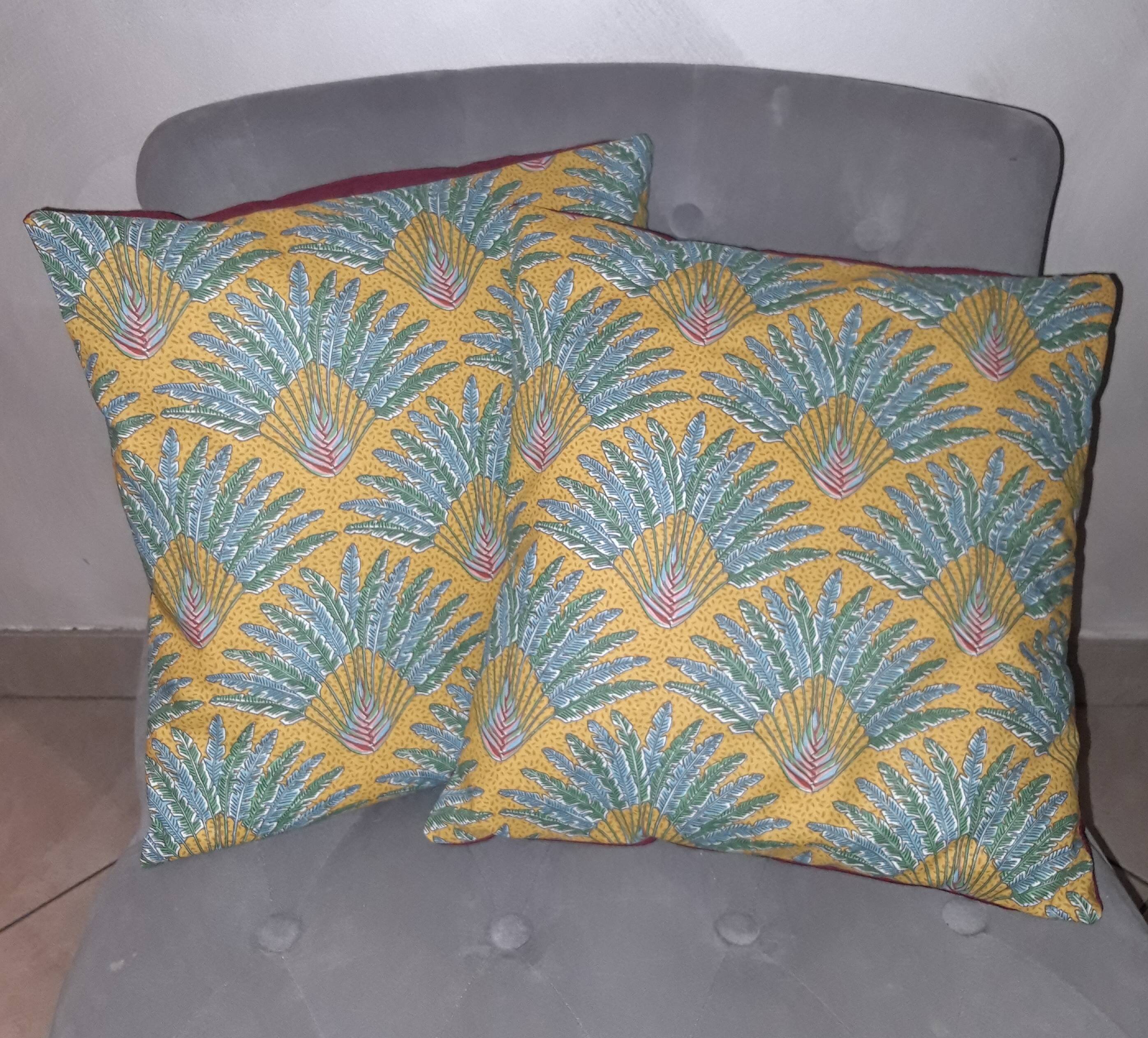 Vintage pattern cushion "Traveller's Tree"