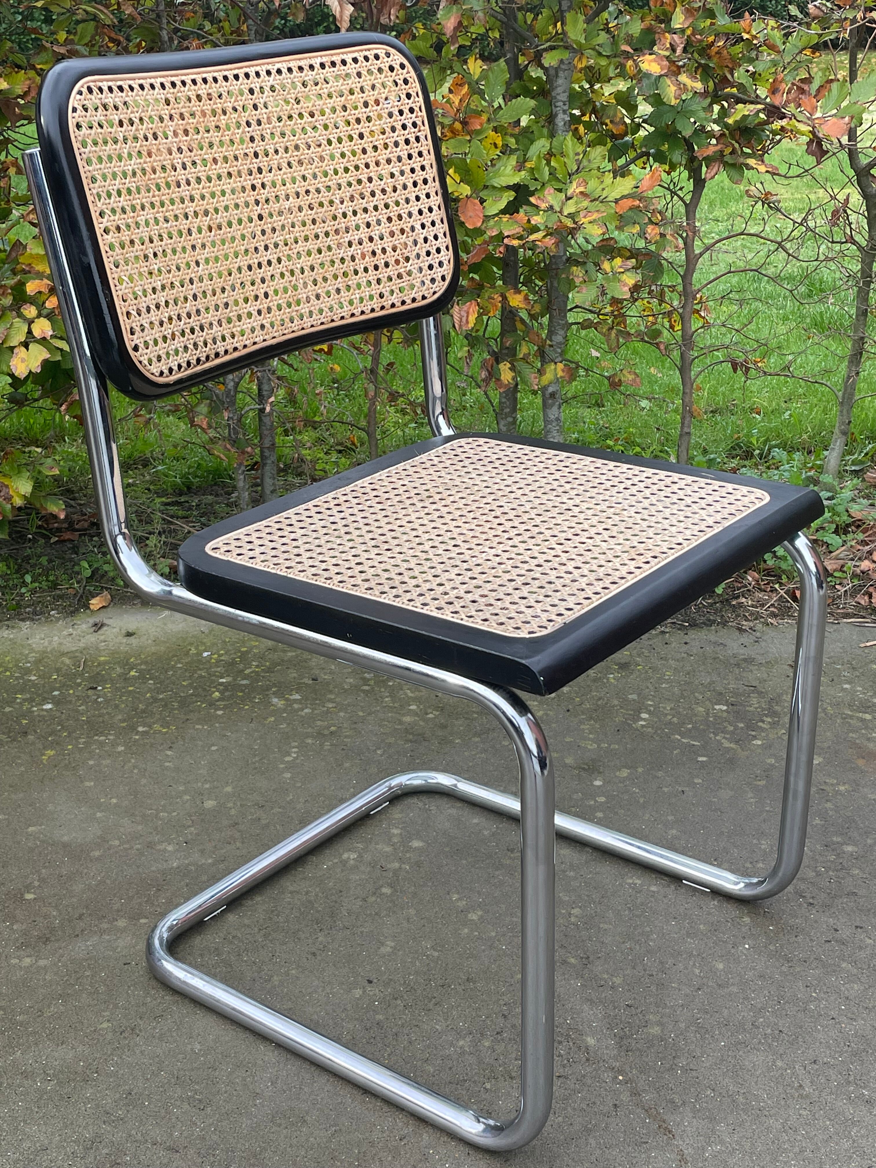 Chaise Cesca modèle b32 en chrome et noir par Marcel Breuer