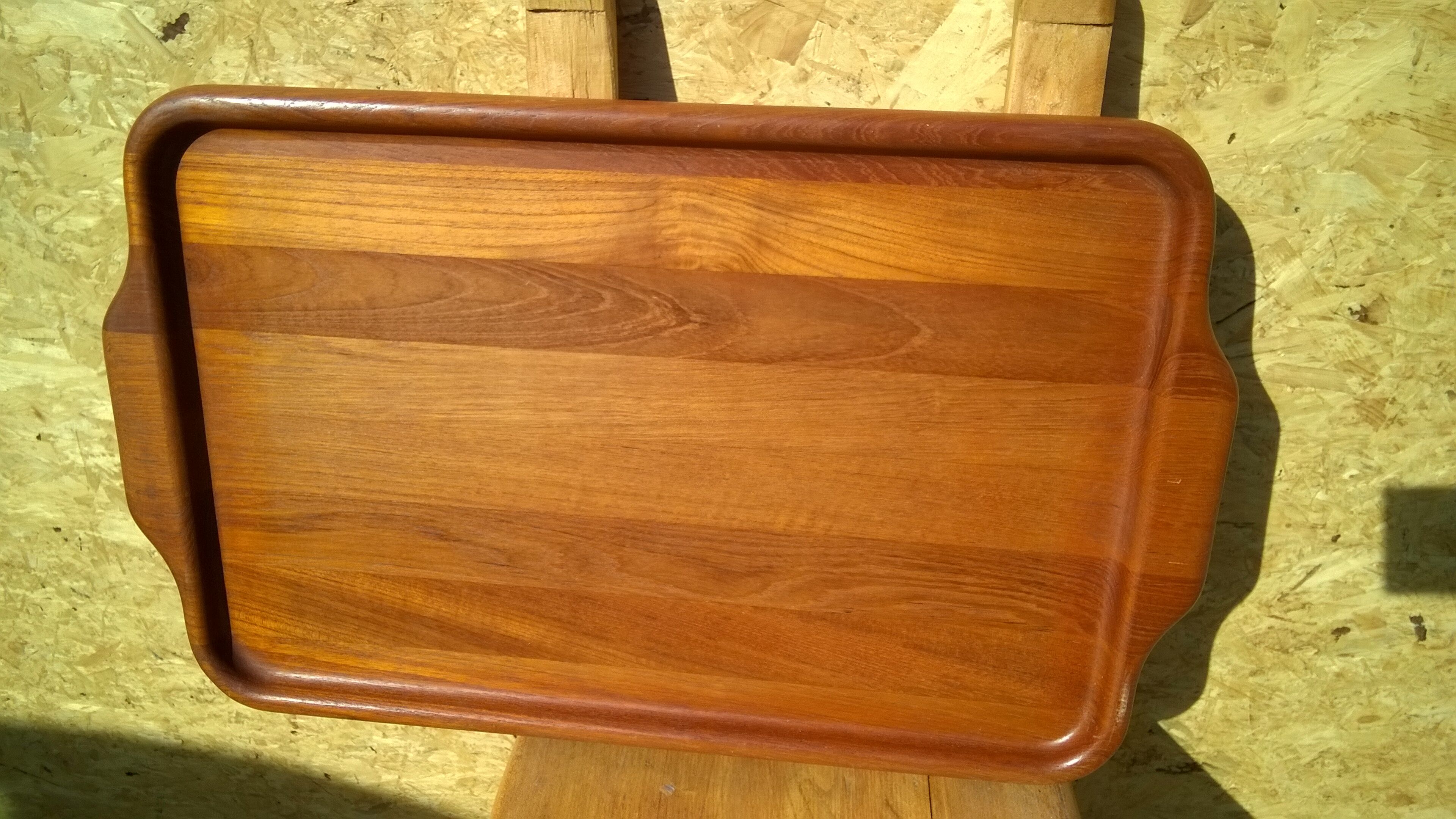 "Digsmeg" teak tray