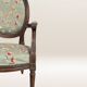 Fauteuil médaillon de style Louis XVI