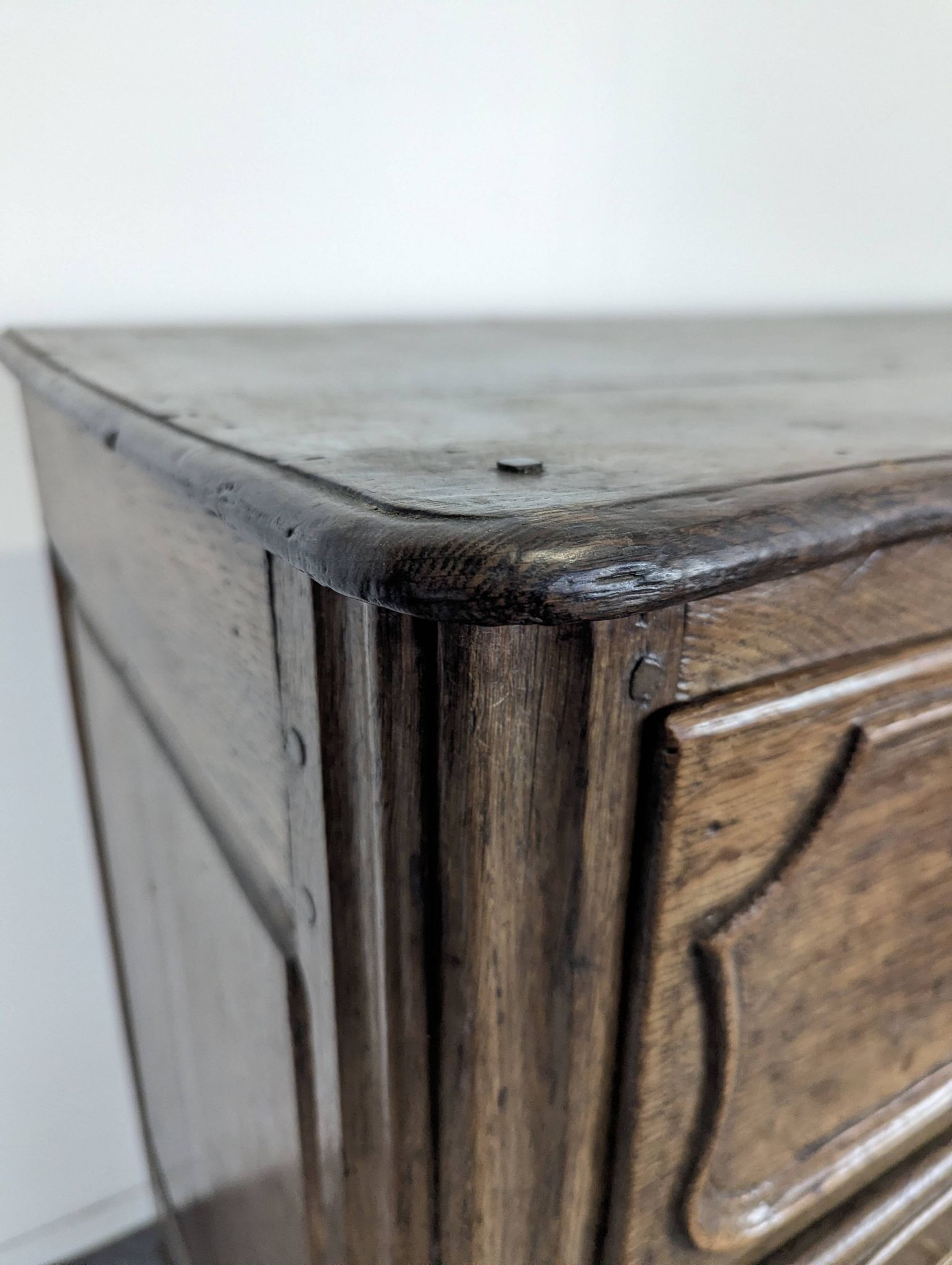 Commode provinciale du XVIIIème en chêne