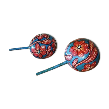 Pair of handmade Mexican maracas in painted gourd – 1960s/70s