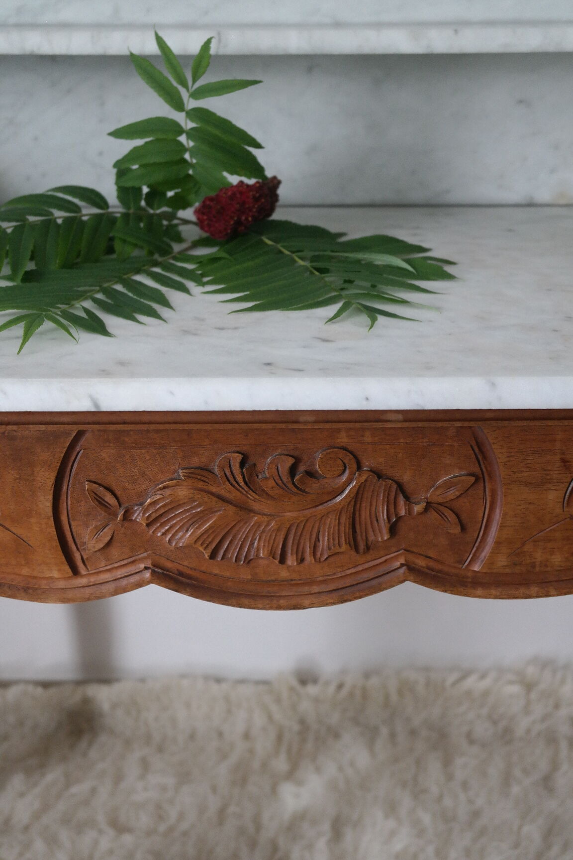 Louis XV-style toilet table in walnut and marble