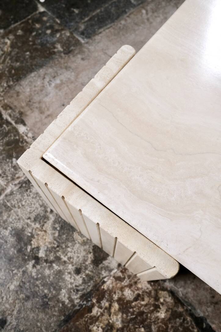 Table basse oeil en travertin, Roche Bobois, 1980s