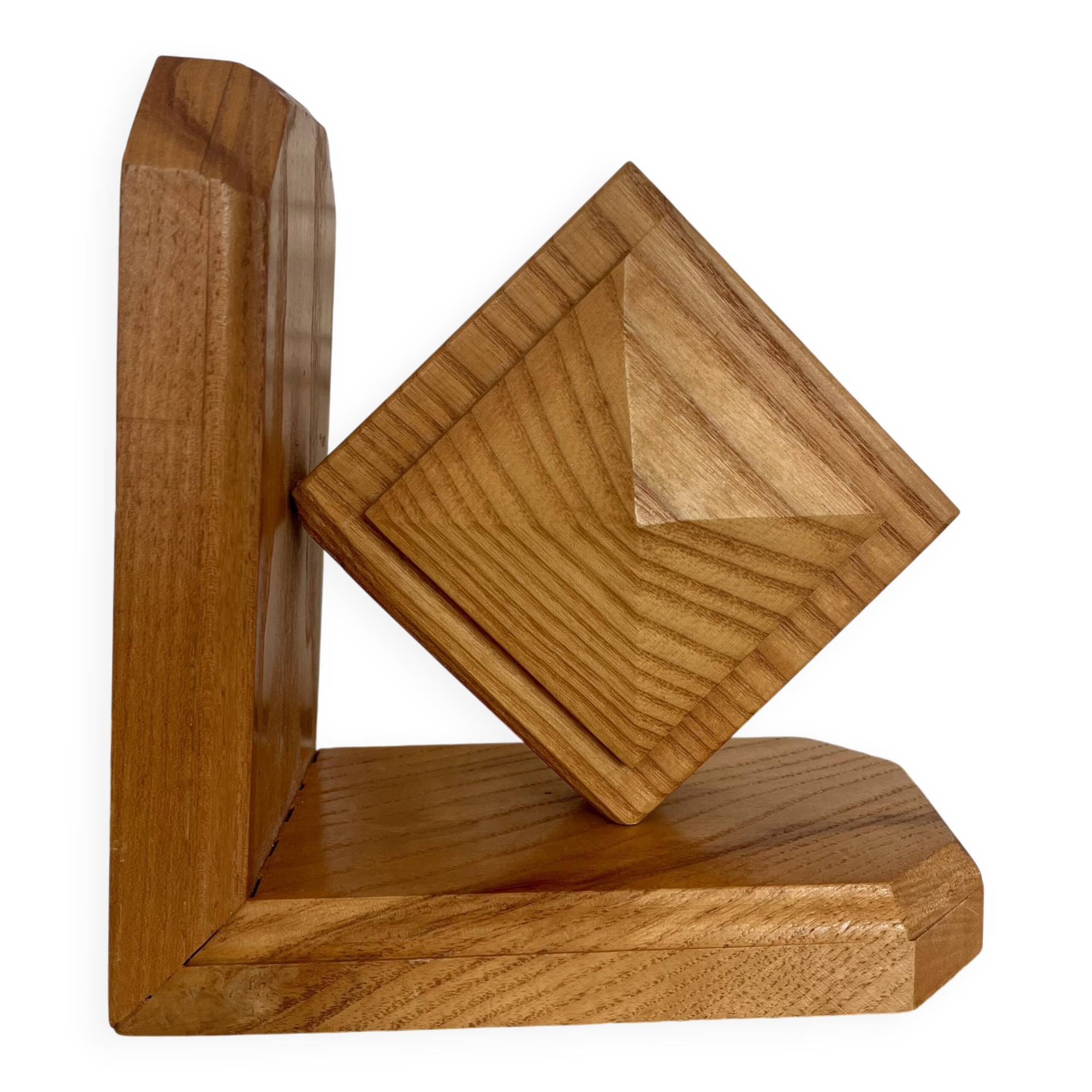 Serre-livres en bois brutaliste