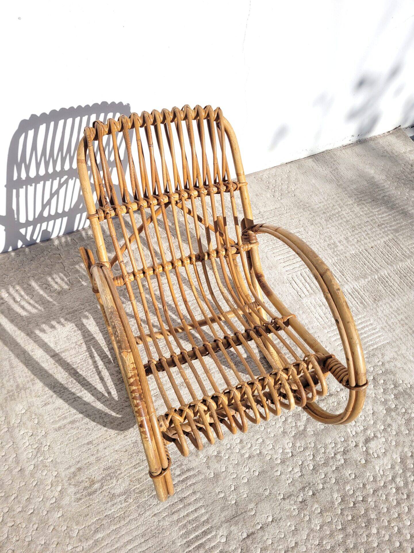 Fauteuil enfant à bascule en rotin 1960