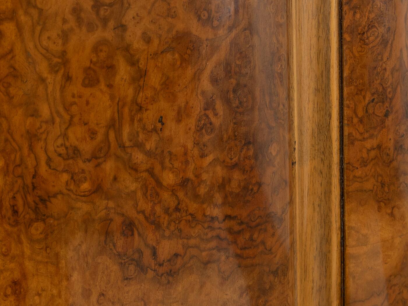 Art Déco Showcase, Cabinet