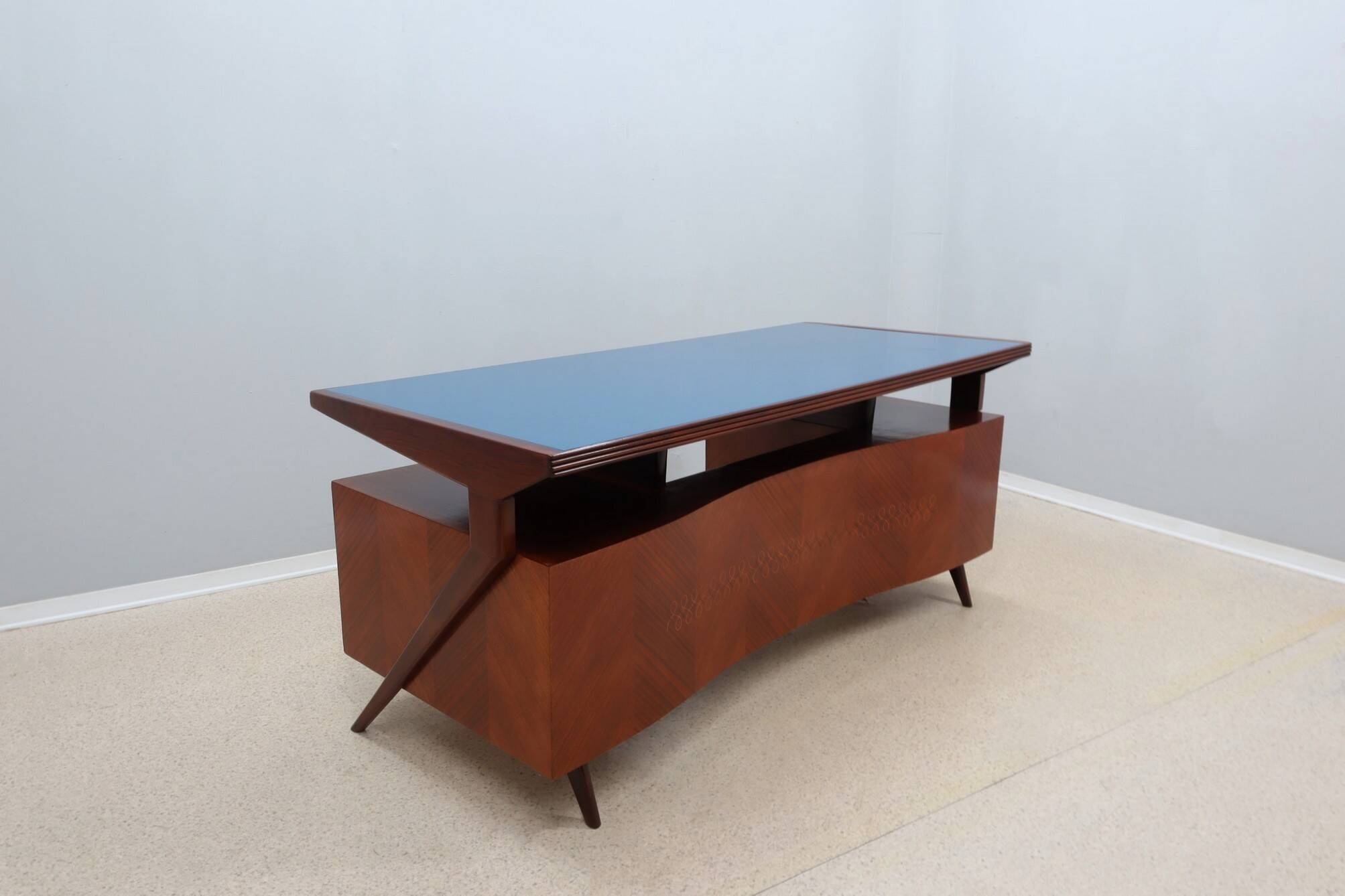Bureau courbé vintage de design italien 1950