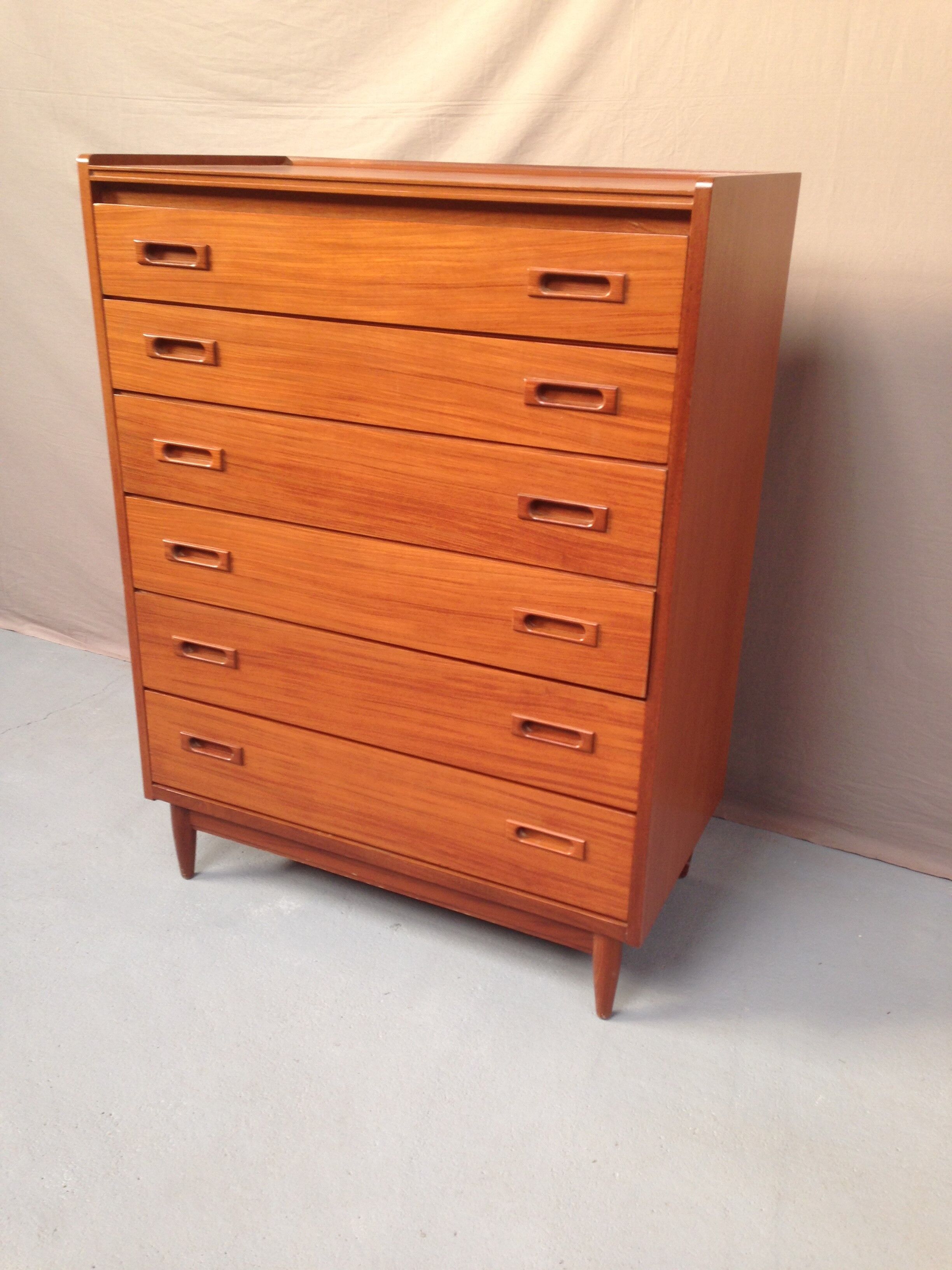 Commode vintage