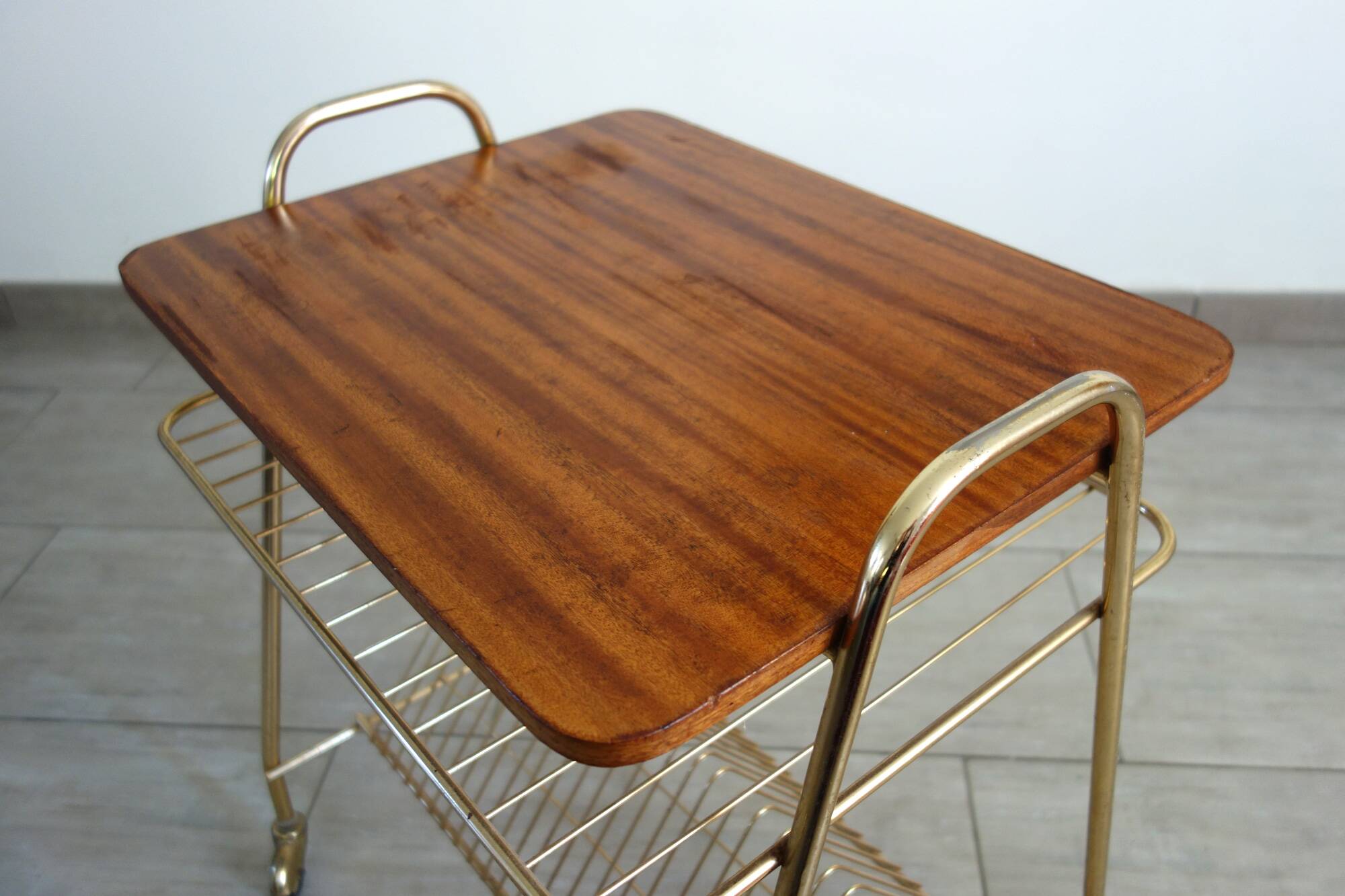 Vintage vinyl and turntable holder serving table