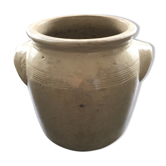 Beige stoneware cache pot