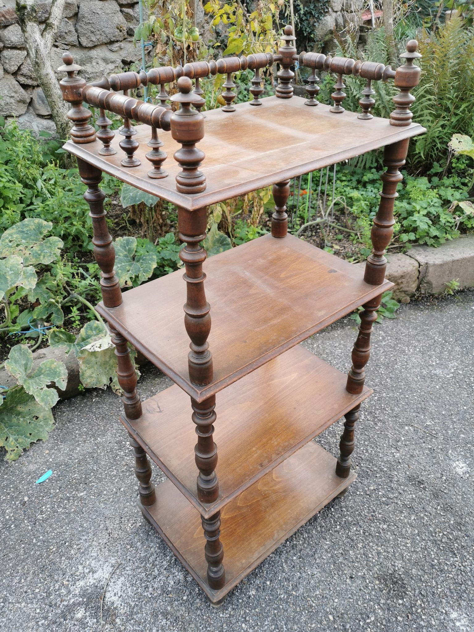 Napoleon III partition shelf