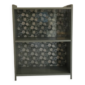 Low display case