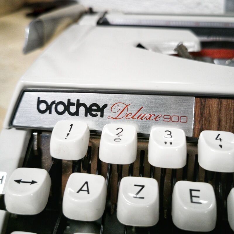 Brother Deluxe 900 Typewriter