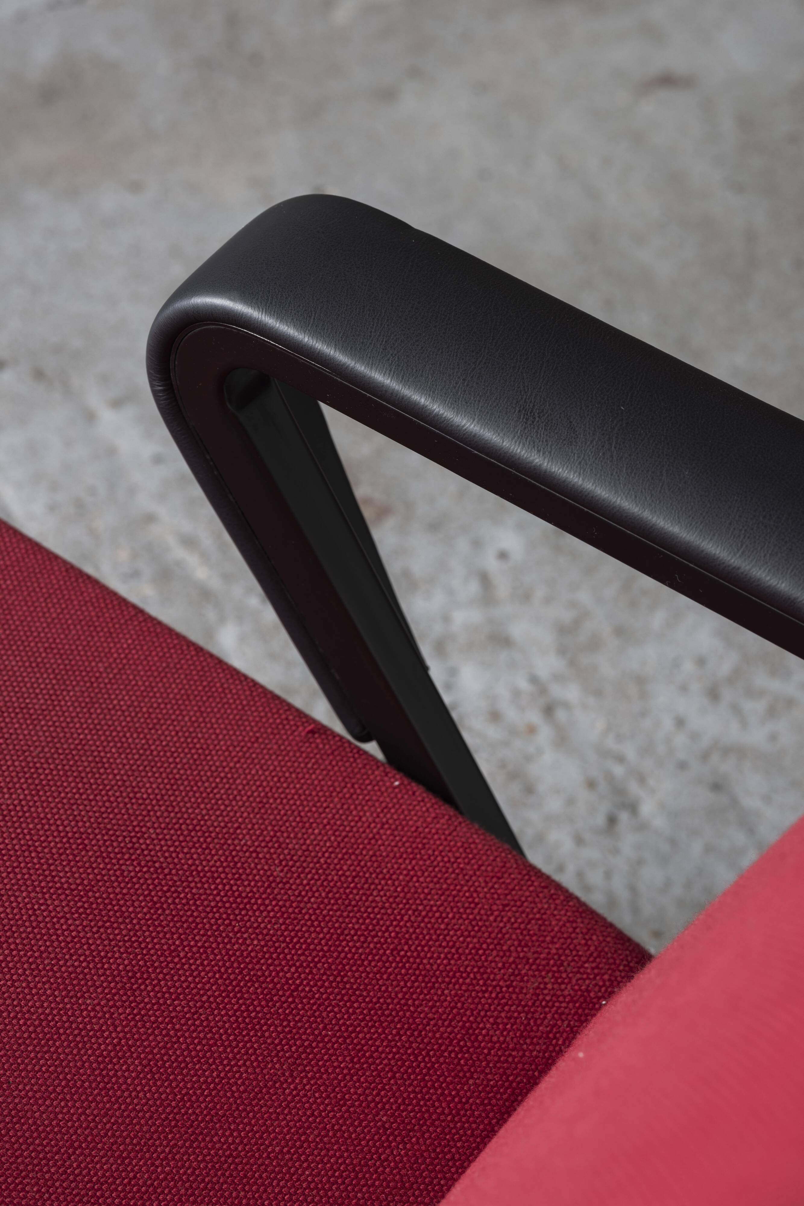 Lot de 2 fauteuils 'Repose' de Friso Kramer