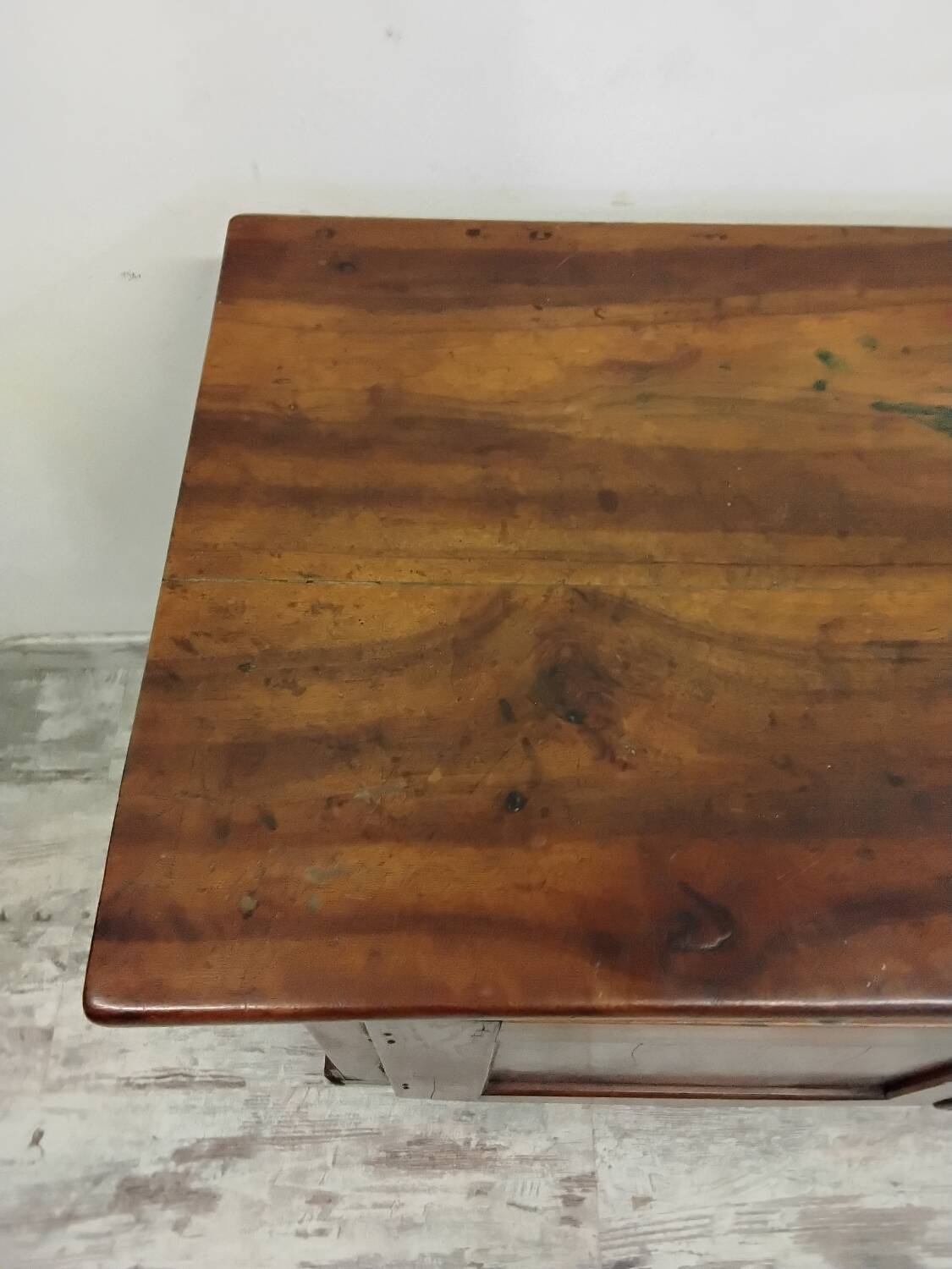 Meuble de métier,  ancien comptoir de mercerie