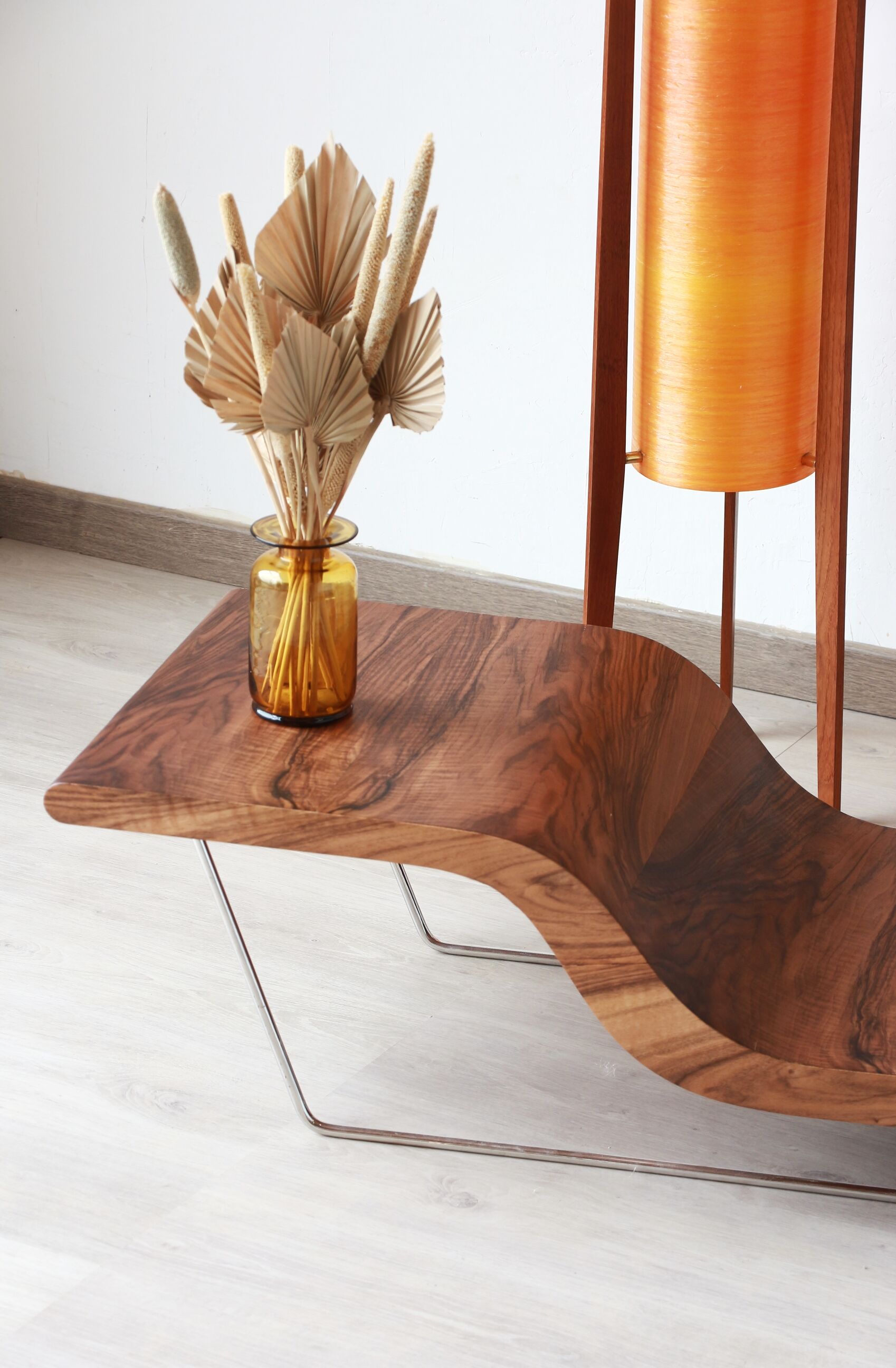 Design coffee table - Walnut