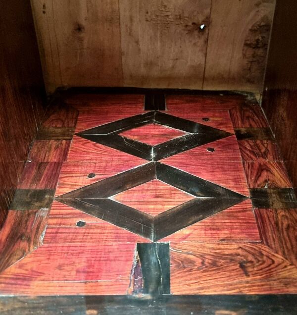 Secrétaire Droit époque Louis XVI - Travail de l'Est - Loupe d'Orme- 18ème