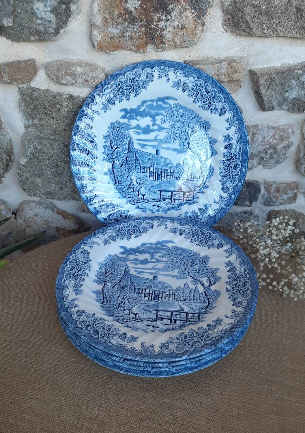 Churchill dinner plate