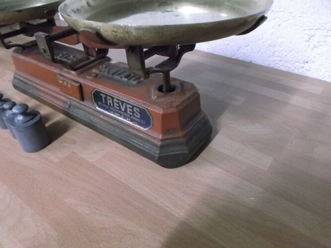 Old scale