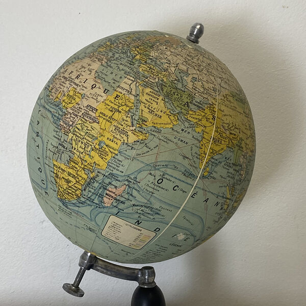 Globe terrestre 1930 en bois, métal et plâtre