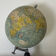 Globe terrestre 1930 en bois, métal et plâtre