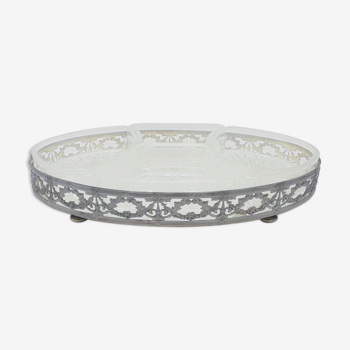 Silver tray and its cups