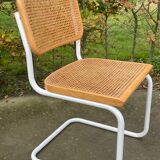 Chaise Cesca modèle b32 en blanc et bois par Marcel Breuer