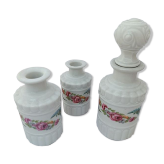 Garniture salle de bain série de 3 pots en porcelaine de Paris au même décor fleuri