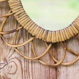 Vintage oval rattan mirror from the 60s/70s.