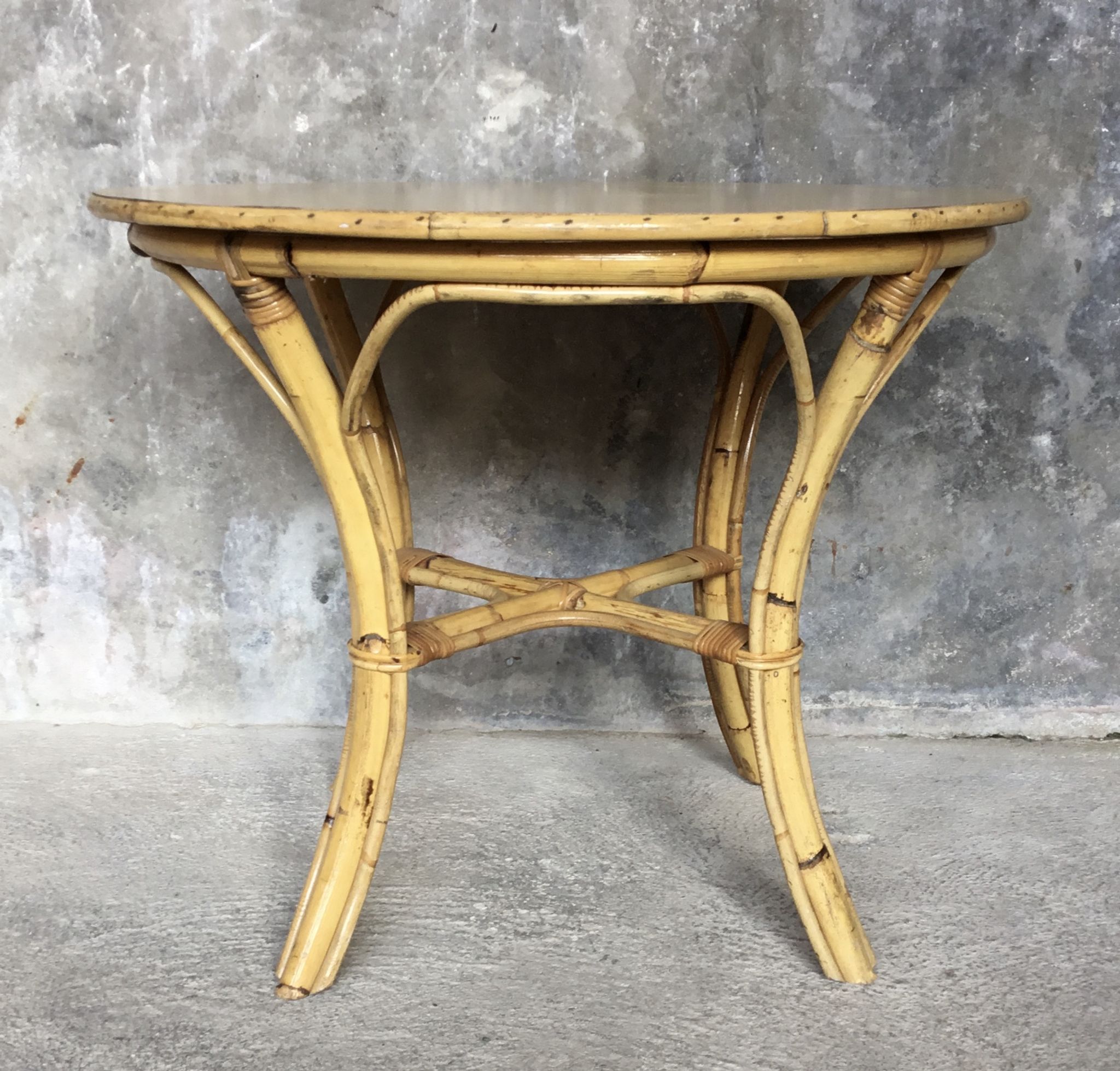 Table à manger ronde en rotin plateau formica - vintage 1960