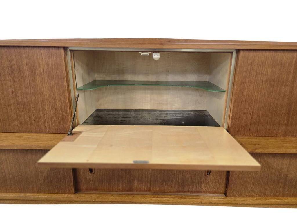 XL vintage sideboard with ceramic accents